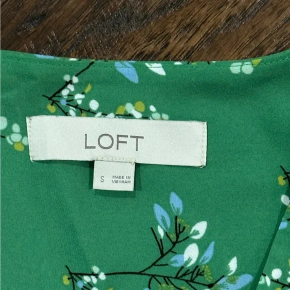 LOFT Sleeveless V-Neck Top Size S - Picture 3 of 6